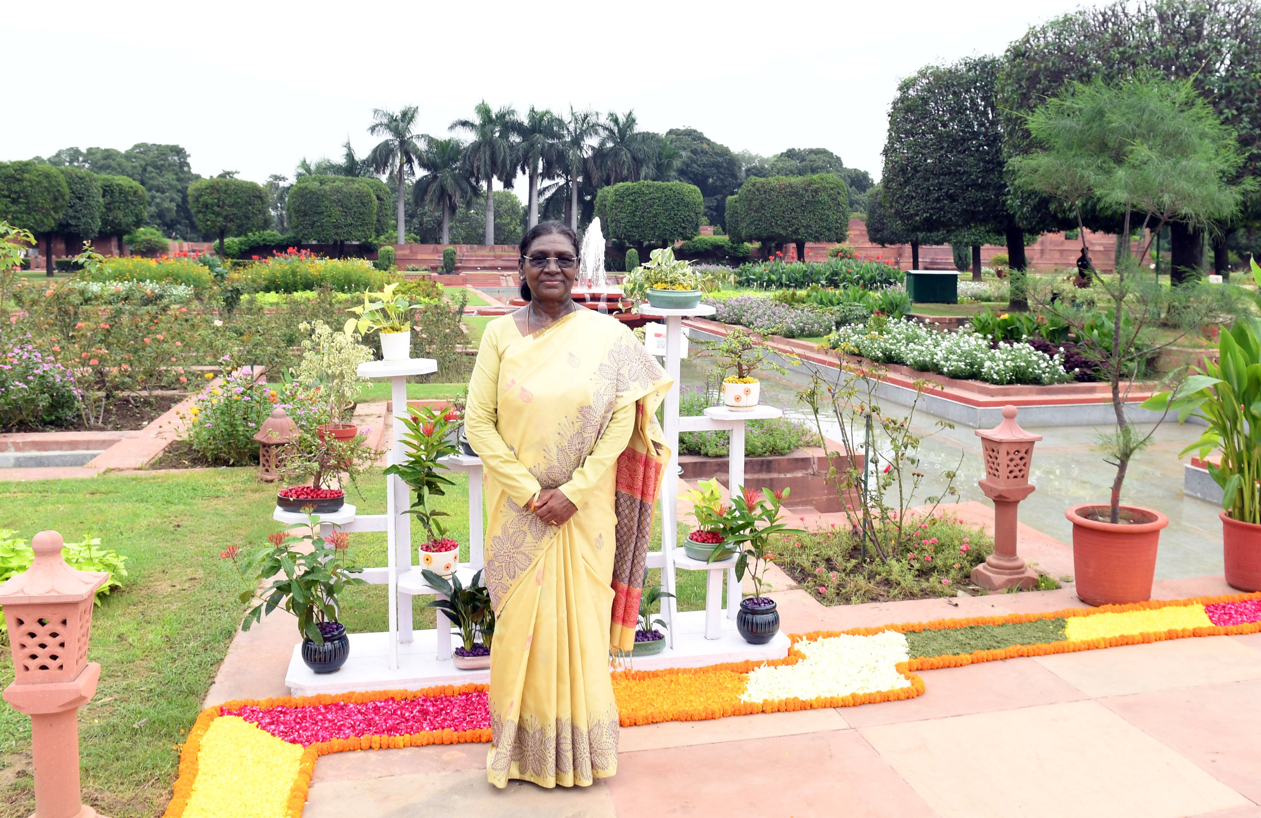 President Droupadi Murmu Graces Opening of Amrit Udyan Summer Annuals Edition 2026
